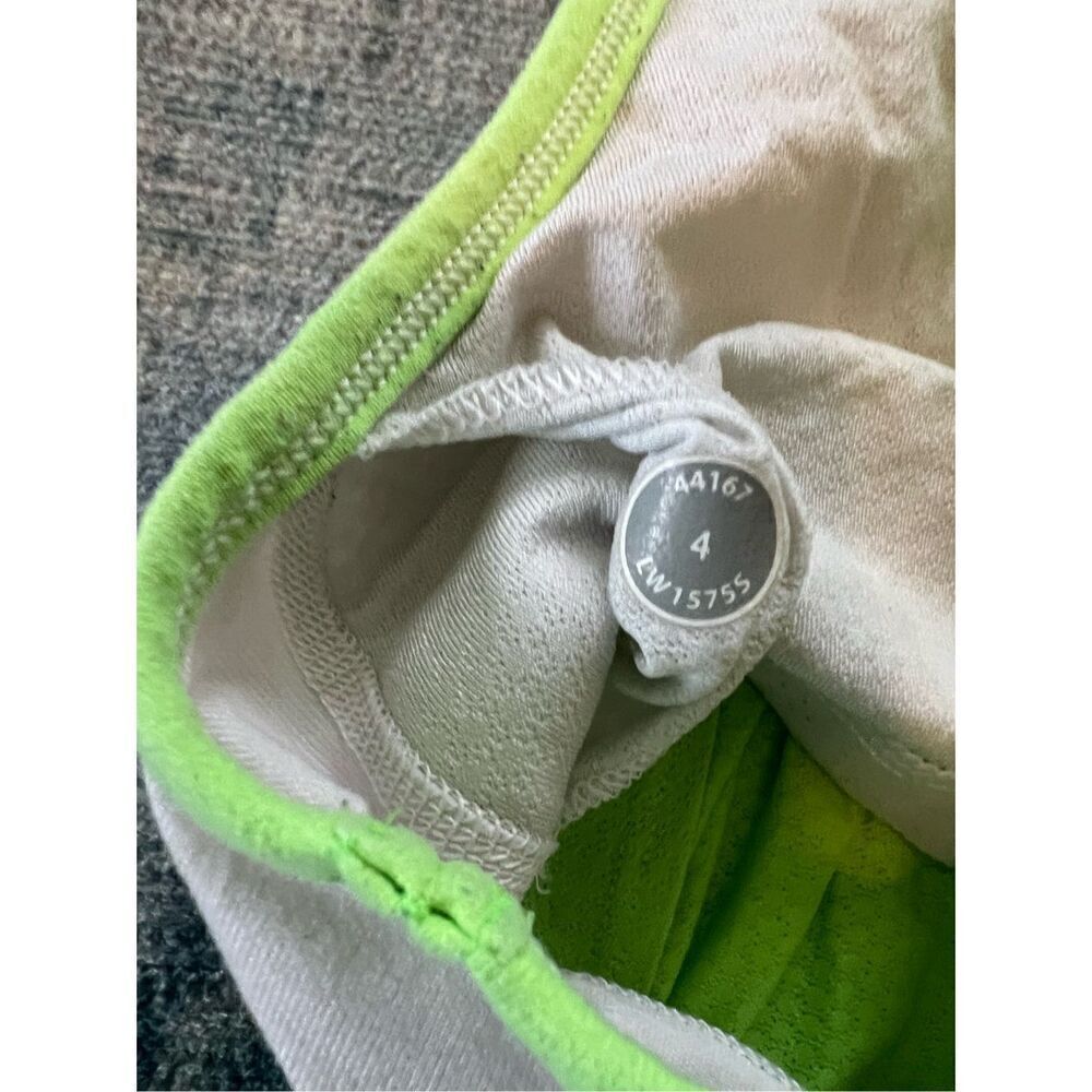 Lululemon Zippy Green / White No Limits Athletic Tank Top Size 4 - Picture 4 of 7